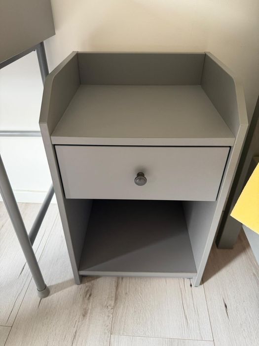 Noptieră IKEA Hemnes Gri cu Sertar – Stare Excelentă
