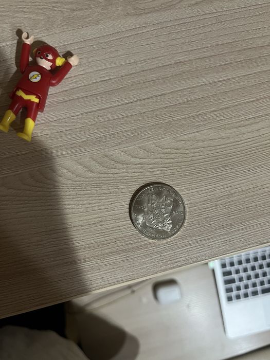 Монеты продаю, срочно