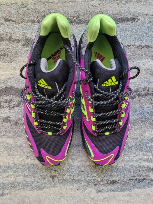Нови маратонки Адидас