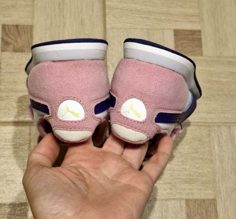 Adidași Puma pentru fete, mărimea 33