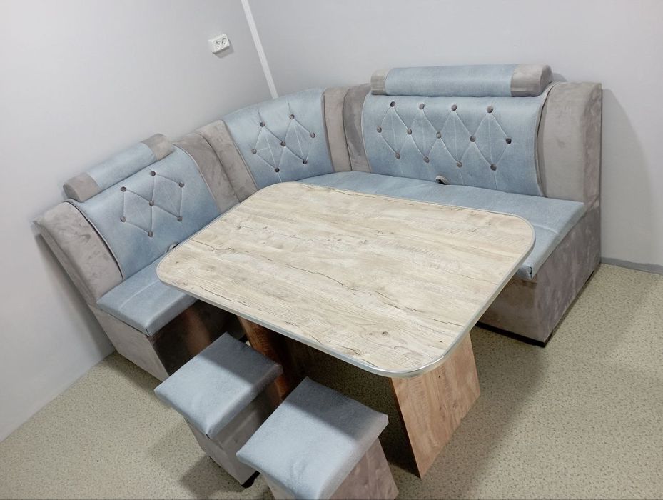 Кухние угалок + Стол+ пуфик