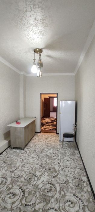 Карши ш марказида  квартира  сотилади зур жойда