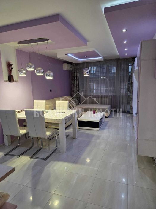 Дава се под наем Тристаен апартамент в Велико Търново, Акация - 93 кв.м за 435 € - Снимка #2