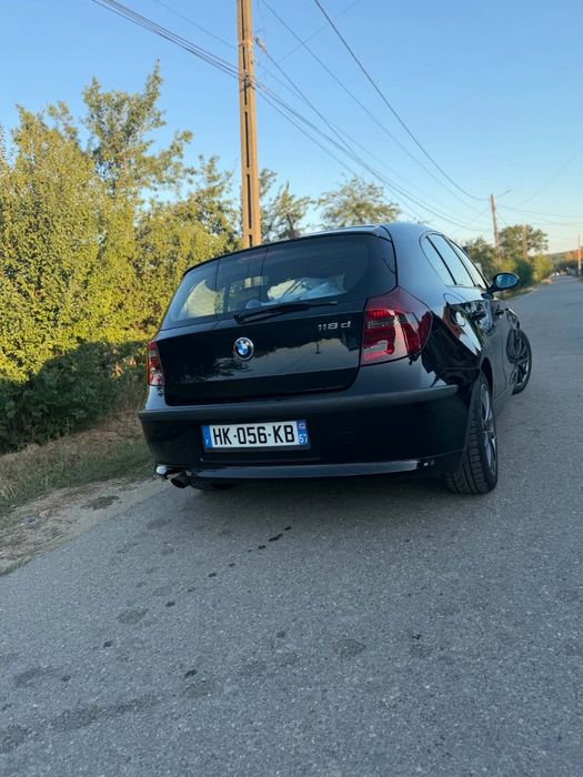Vând BMW Seria 1.