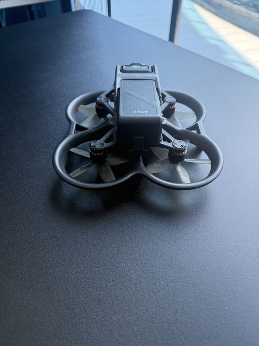 Dji Avata със 2 батерии dji motion controller
