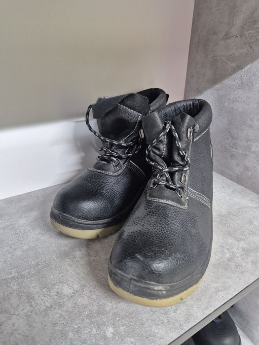 Продам ботинки сефти