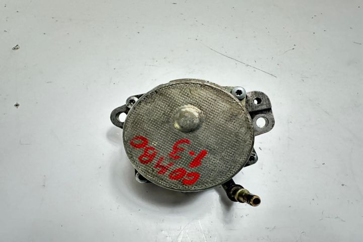 Pompa vacuum 1.3 d 73501167 Opel Corsa C (facelift) seria