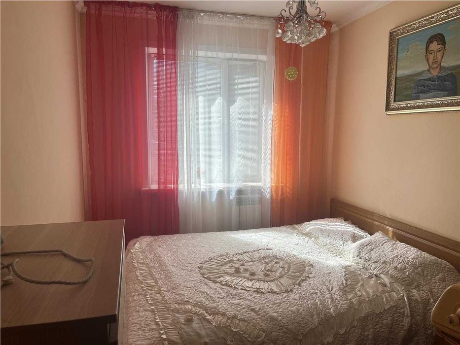 Продам 4 комн квартиру по пр Строителей