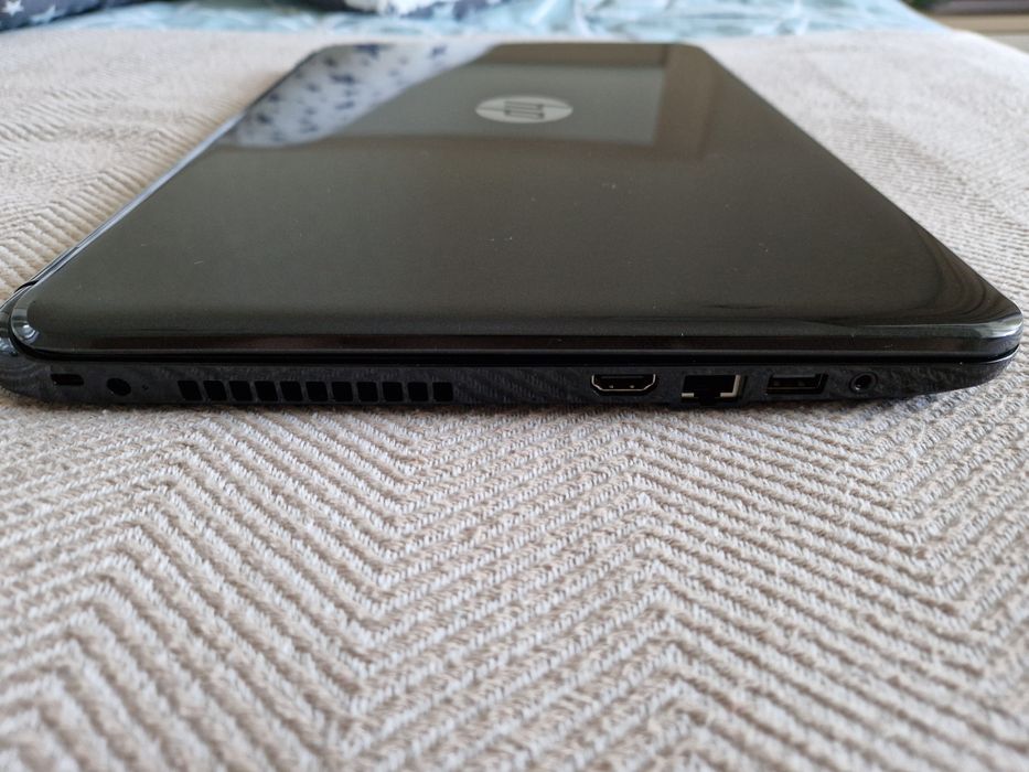 Ноутбук HP 15-r041er