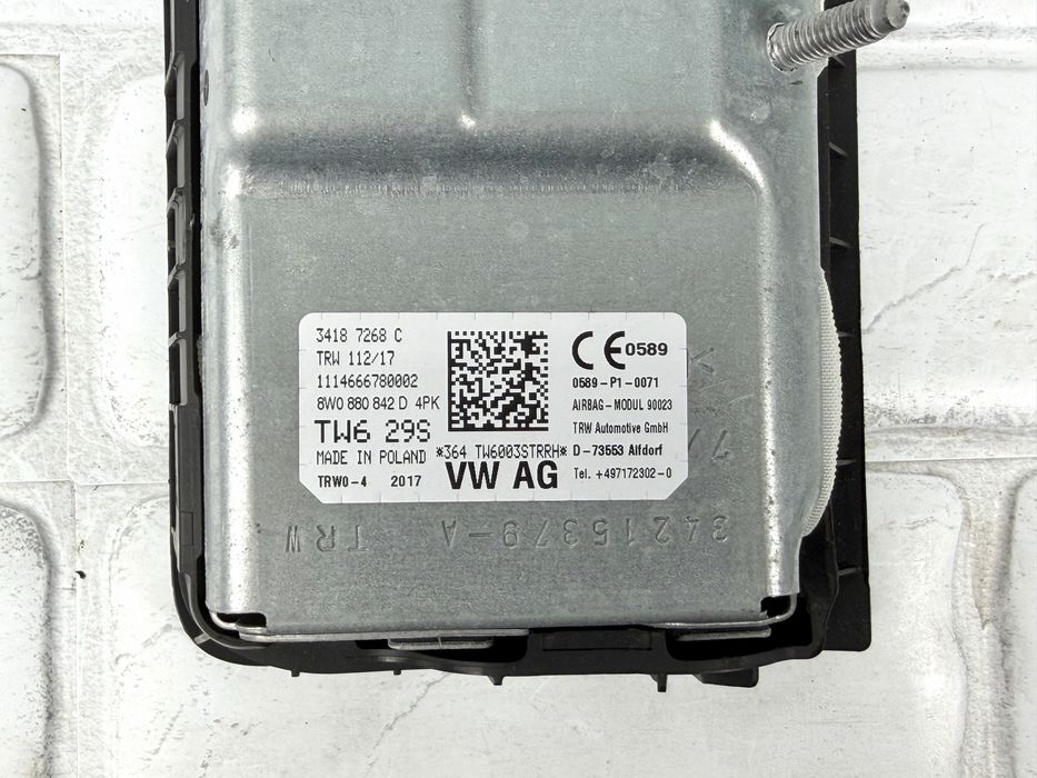 Airbag крака AUDI A4 B9 A5 F5 8W0880842D