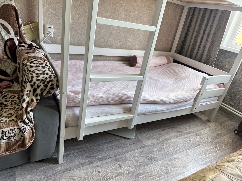 Продам двухъярусная кровать