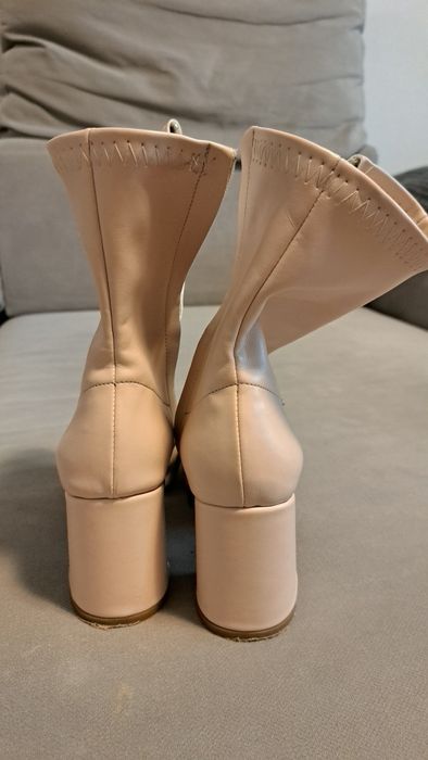 Botine roz-bej, 37, stare foarte buna