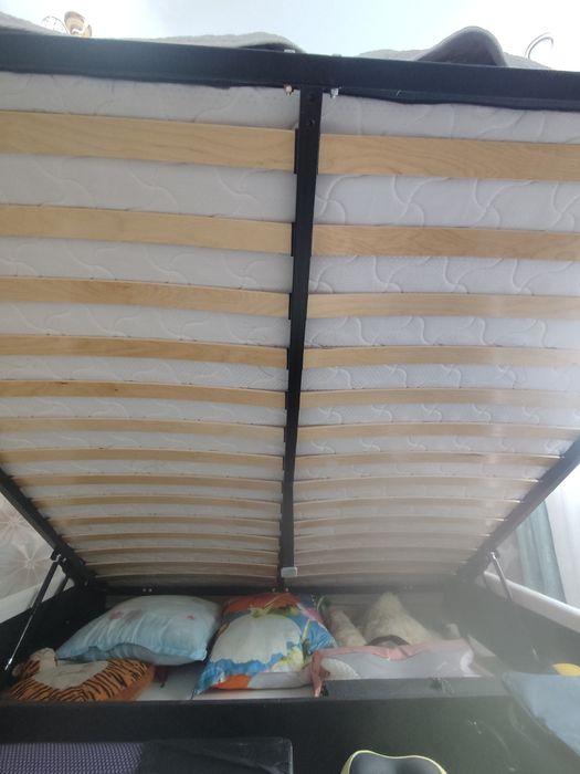 Кровать двухспальная