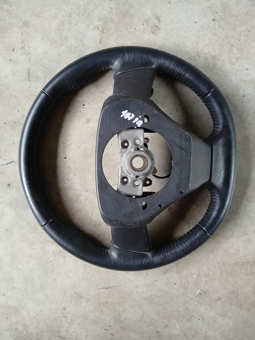 Волан Toyota IQ.