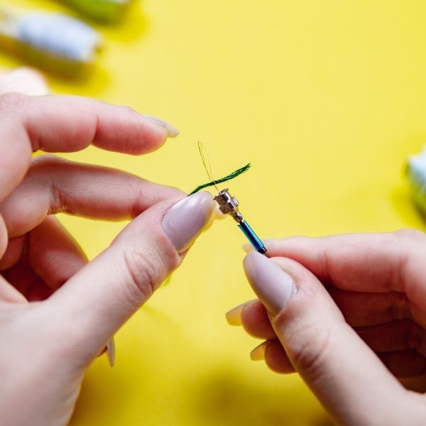 5 броя нови игли за 3D бродерия с държач за иглите