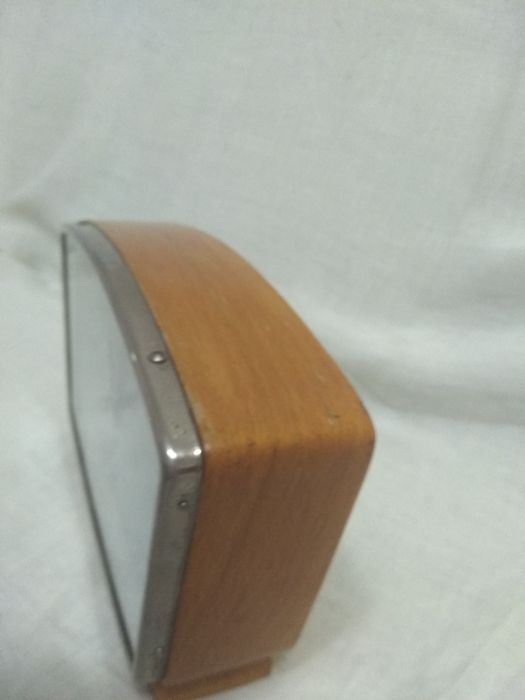 Часы маяк СССР. Завод пружины почти неделю держит.