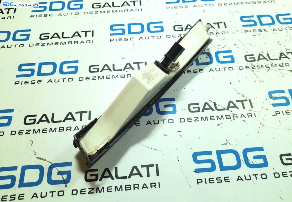 Semnalizare Dreapta din Bara Spoiler Fata Volkswagen Passat B6 2005 - 2010 Cod 3C0953042J [N0345]