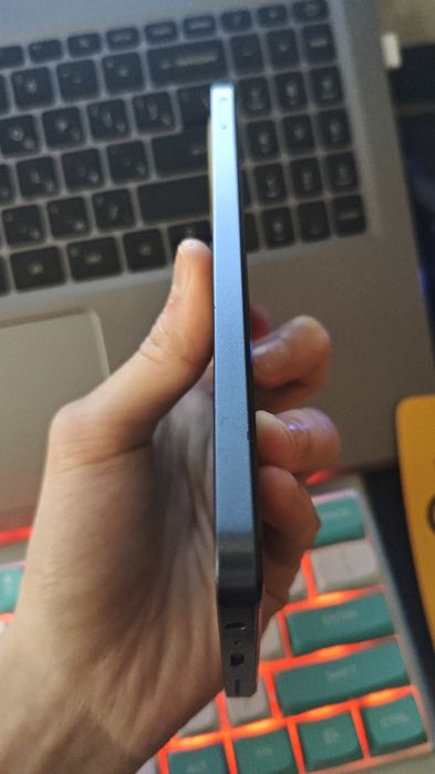 Телефон realme c65 8/256