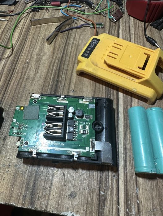 Ремонт и рециклиране на батерии и машинни и инстументи