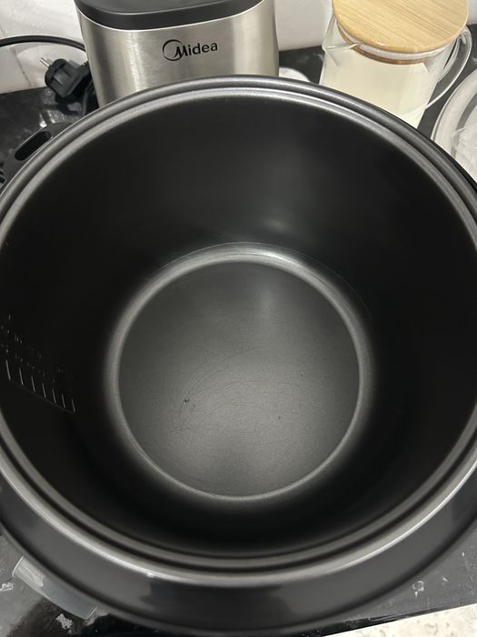 Срочно продам мультиварку