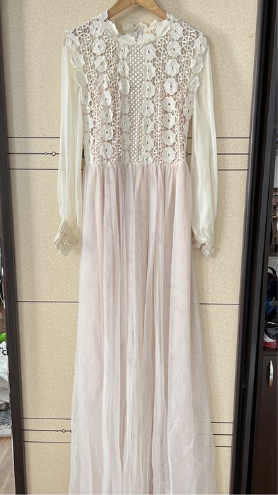 Продам вечернеие платья