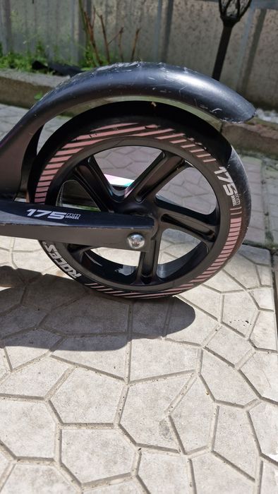 Продам самокат .