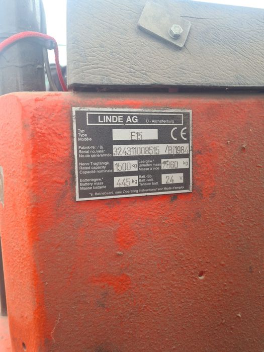Stivuitor Electric cu stație de încărcare