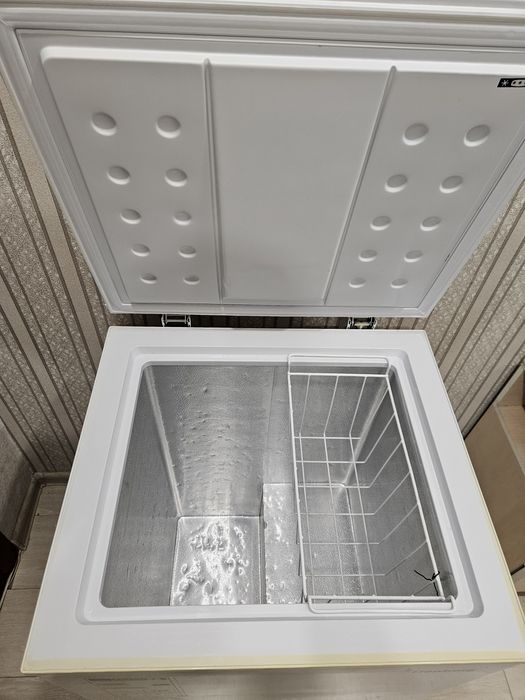 Продаю морозильный ларь б/у Elenberg EL-99C