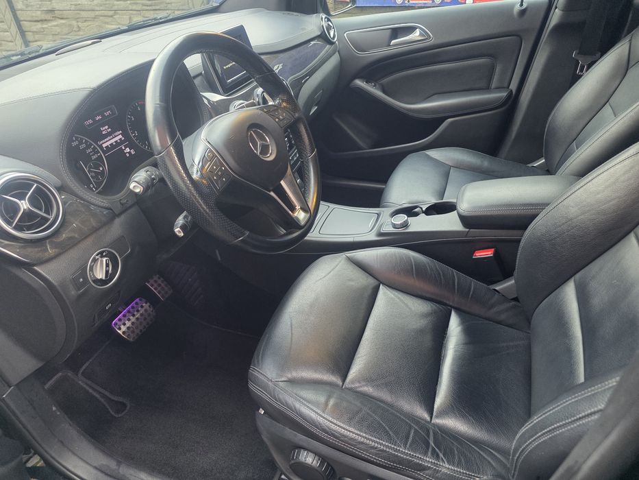 Mercedes B Classe 1.8 diesel Automat Euro5
1.8 DIESEL 135CP 
2012MERCEDES B CLASSE
1.8 DIESEL 135CP 
2012
1.8 DIESEL 135CP 
2012