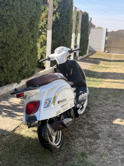 De vanzare scuter cu acte vendetta 49cc