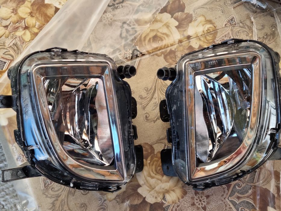 Proiectoare golf 6 gti cu tot cu becuri ,300 negociabil