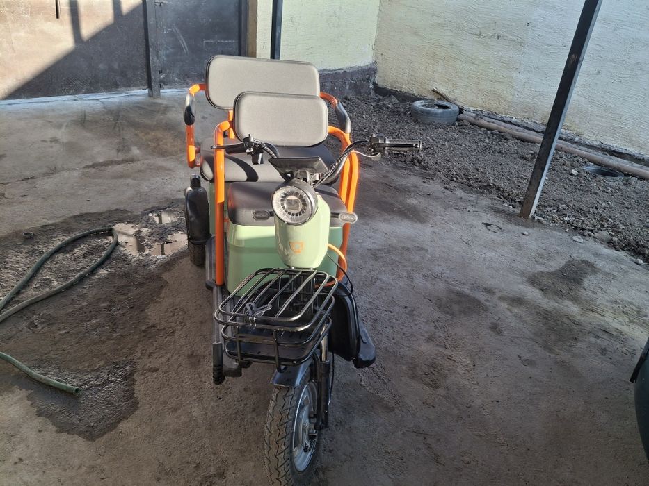 Продам скутер 250000