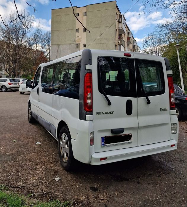 Închiriere Auto 8+1