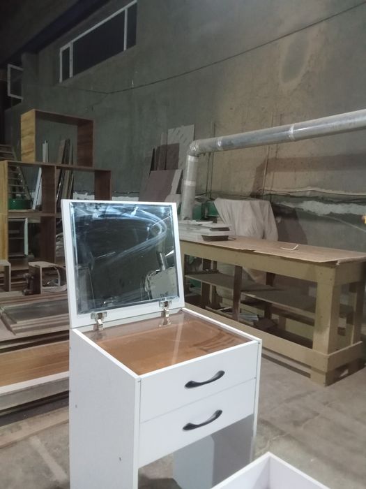 #MEBEL trimo + 4 ta tortmali tumba stol