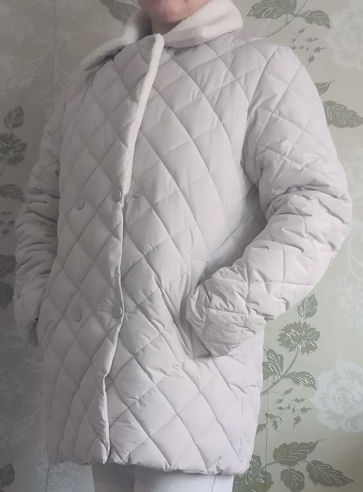 Продам куртку женскую