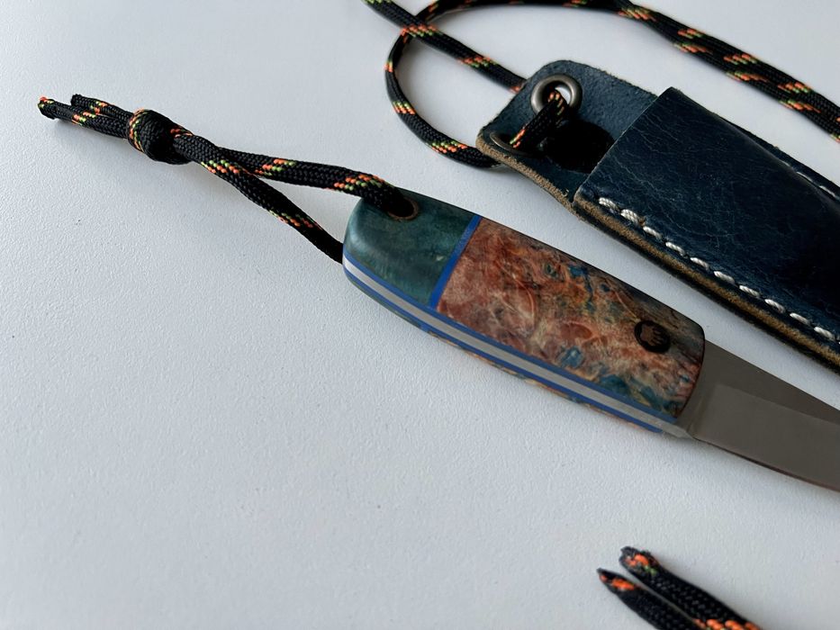 Нож шейный. Шейник. Для ношения на шее.