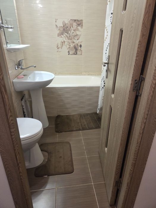 Închiriez apartament 2 camere zona Intim