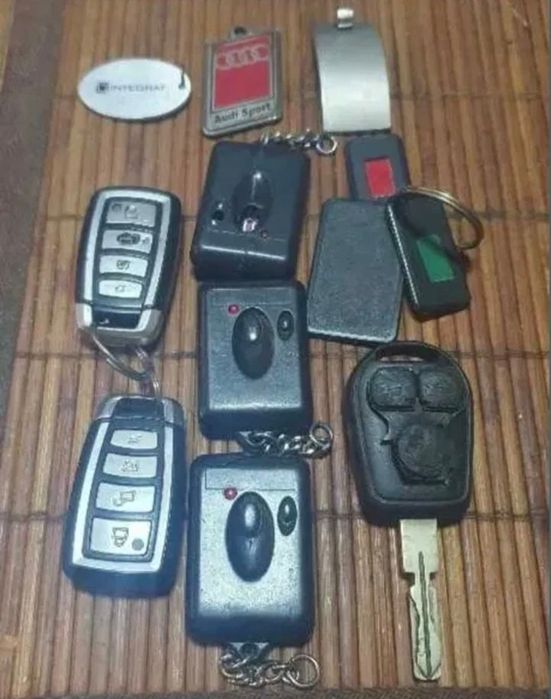 Cheie cu cip BMW, telecomanda pt inchidere centralizata, alarma sau garaj, breloc cheie auto autoturism masina pt orice marca sau motor motoare garaj