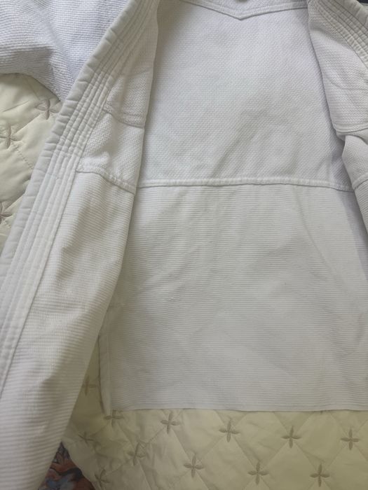 Продается кимано рост 3/160. Качественное