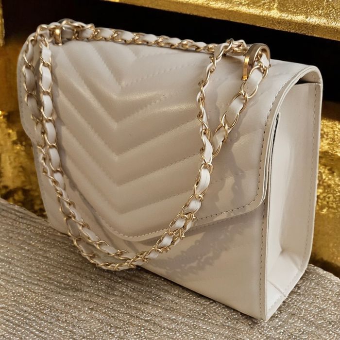Geantă plic crossbody cu lant