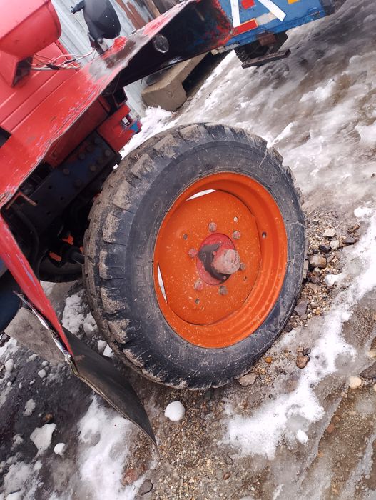 Vând tractor U650