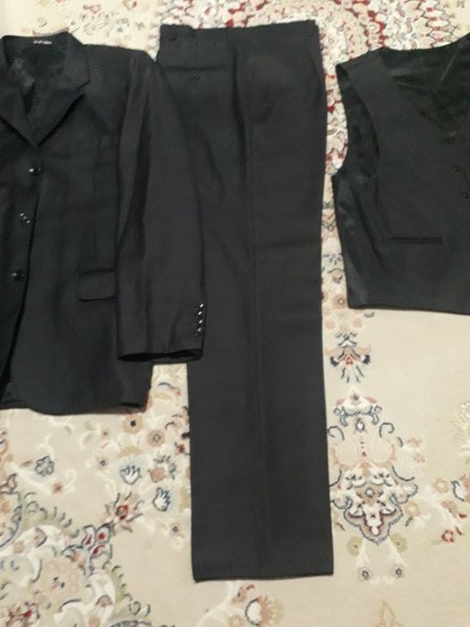 Продам костюм тройка 5000 теңге