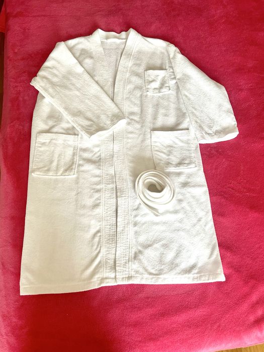 Махровые халаты (белые)