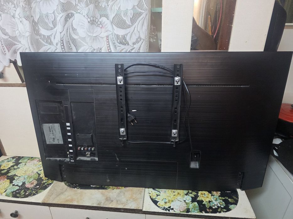 Vand tv Samsung Smart 110 cm