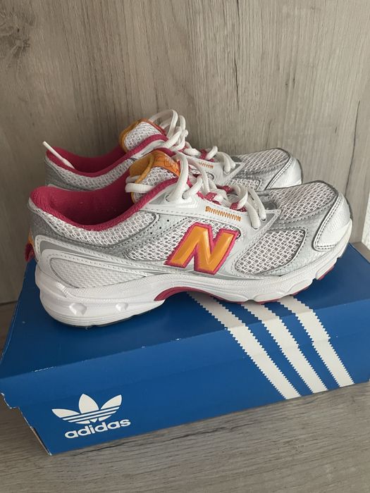 Дамски маратонки New balance 533