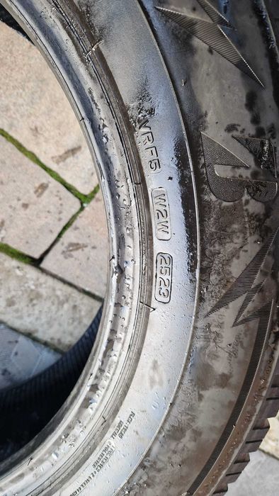 Anvelope iarna 225 65 R 17 Bridgestone 2023