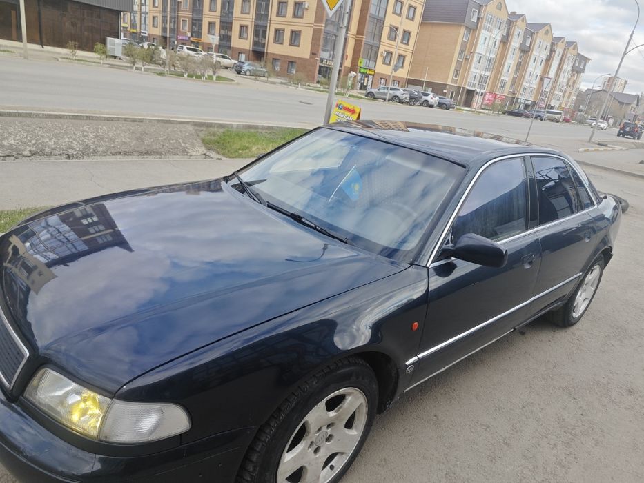 Продам Audi A8 1995г.