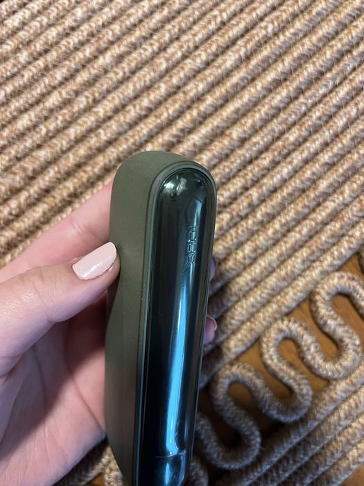 IQOS ILUMA - puțin utilizat, cu defecte estetice