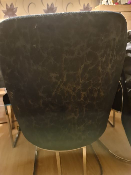 Vând masa în stare bună