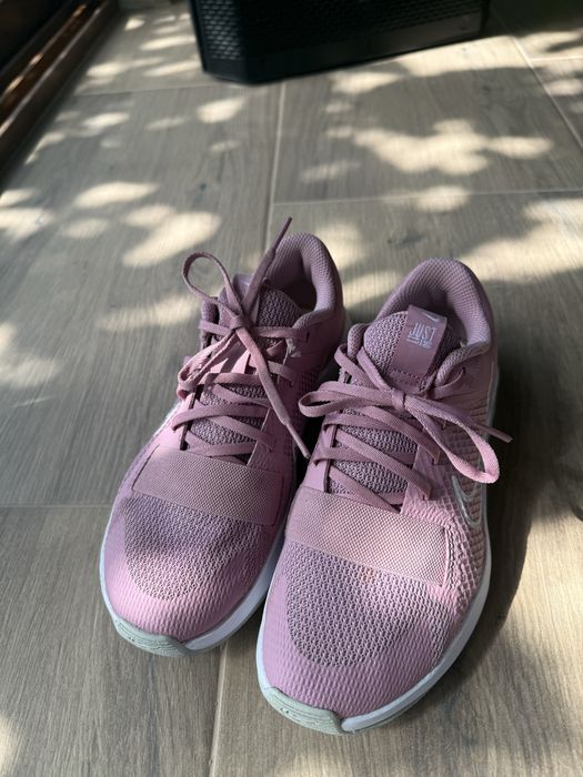 Дамски маратонки Nike